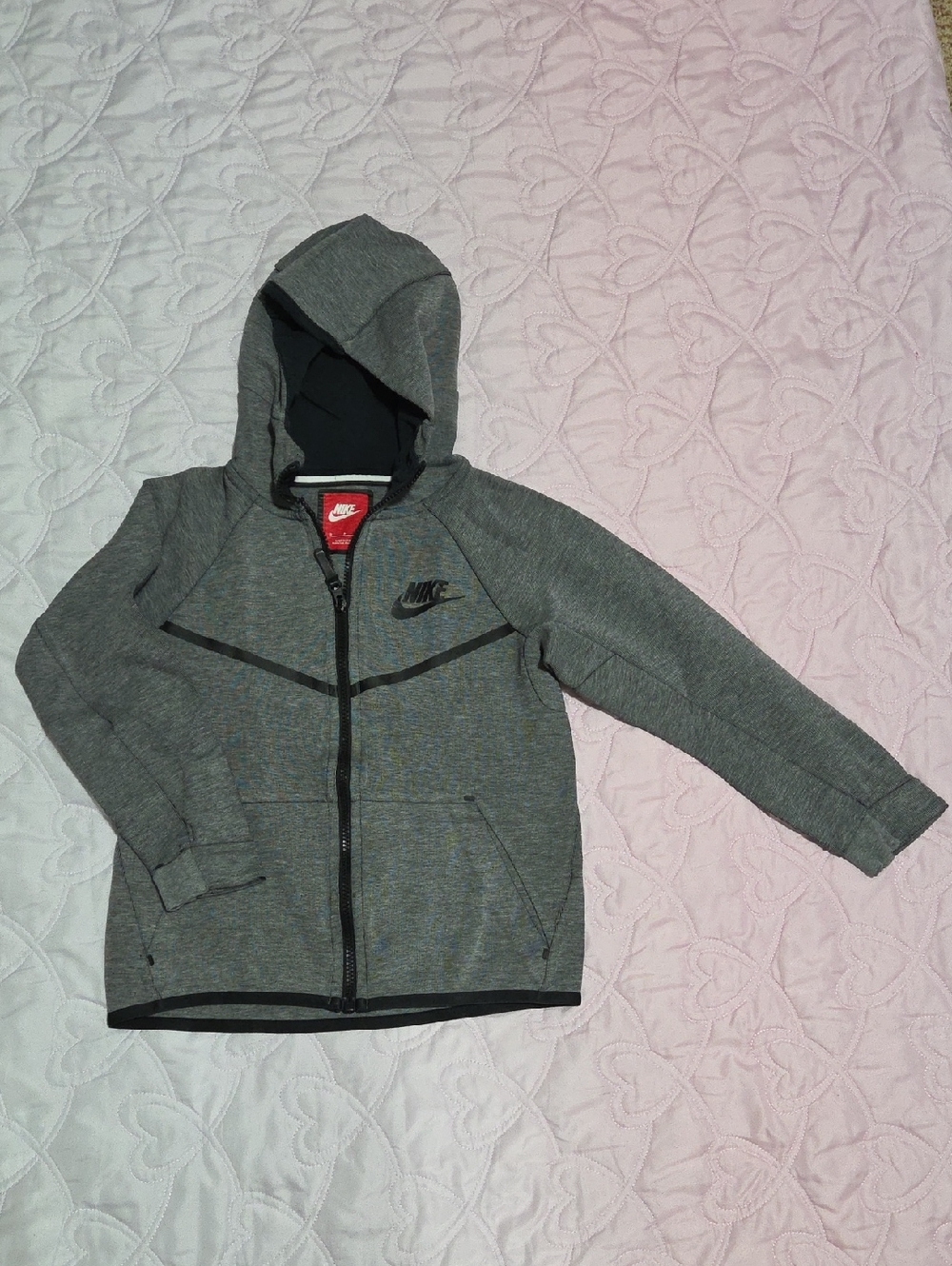 Nike Kids Gray Full-Zip Hooded Sweatshirt with Black Accents